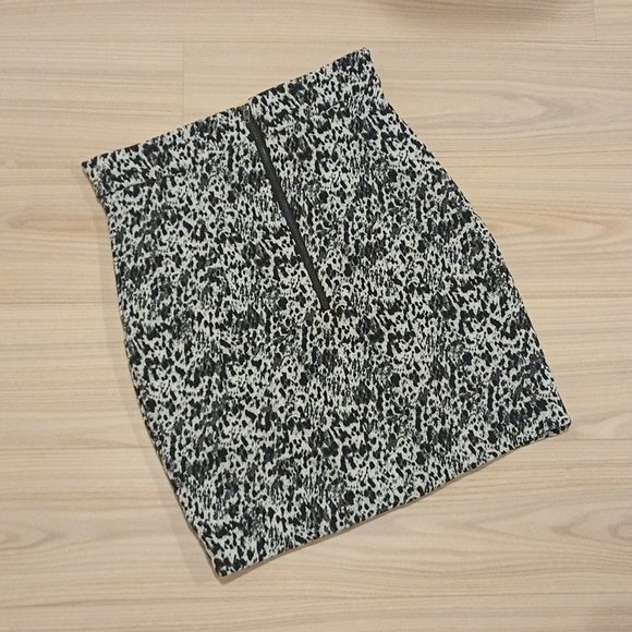KOOKAI Wynona Textured Animal Print Black White High Waisted Mini Skirt - Picture 12 of 15